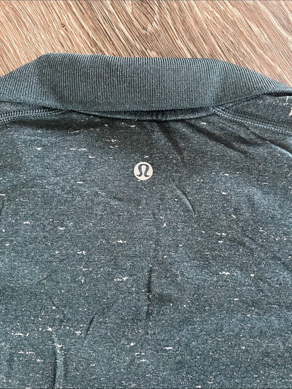 lululemon athletica Men's Metal Vent Tech Speckled Teal Polo - Picture 4 of 4